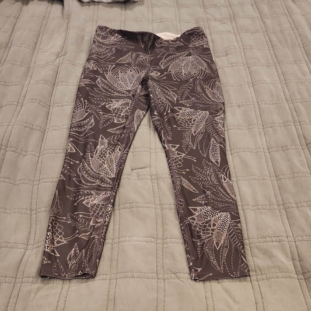 Spalding Dark Gray Floral Patterned Leggings Size L!